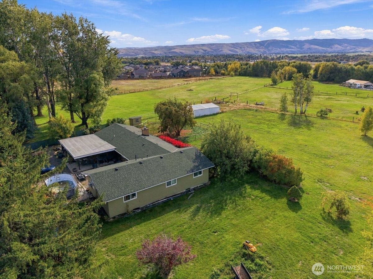 2104 W Dry Creek Road — photo