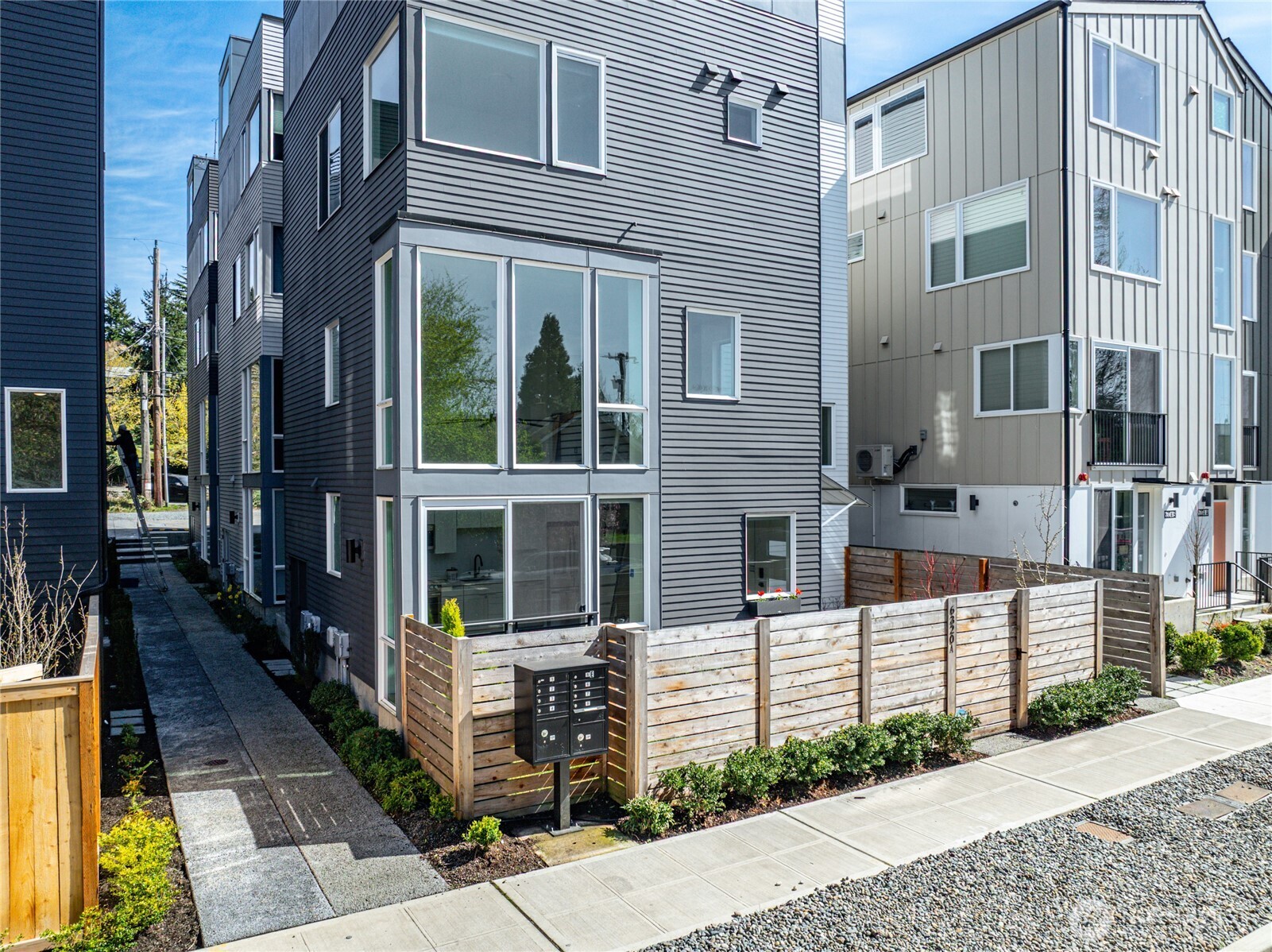 6320 41st Avenue SW #B — photo