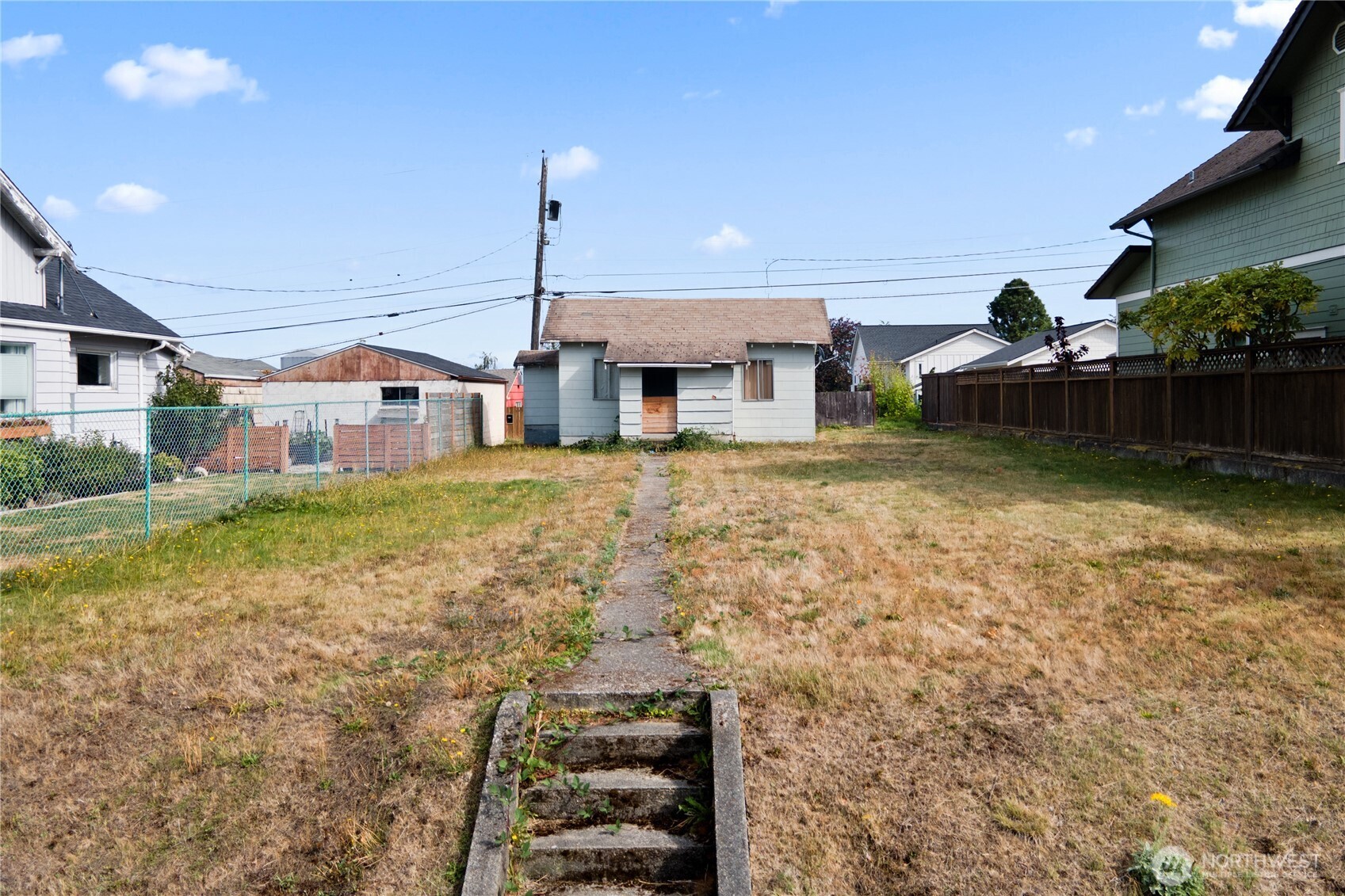 5209 N Pearl Street — photo