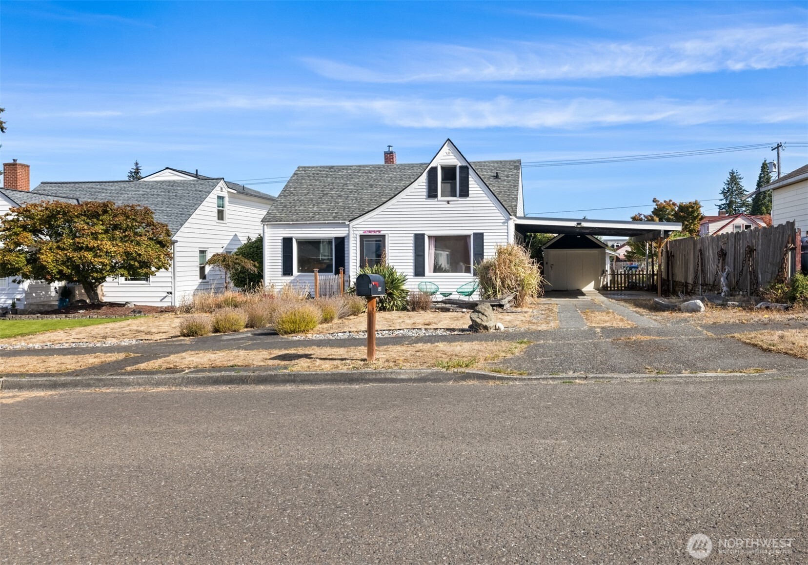 1227 E 4th Street — photo