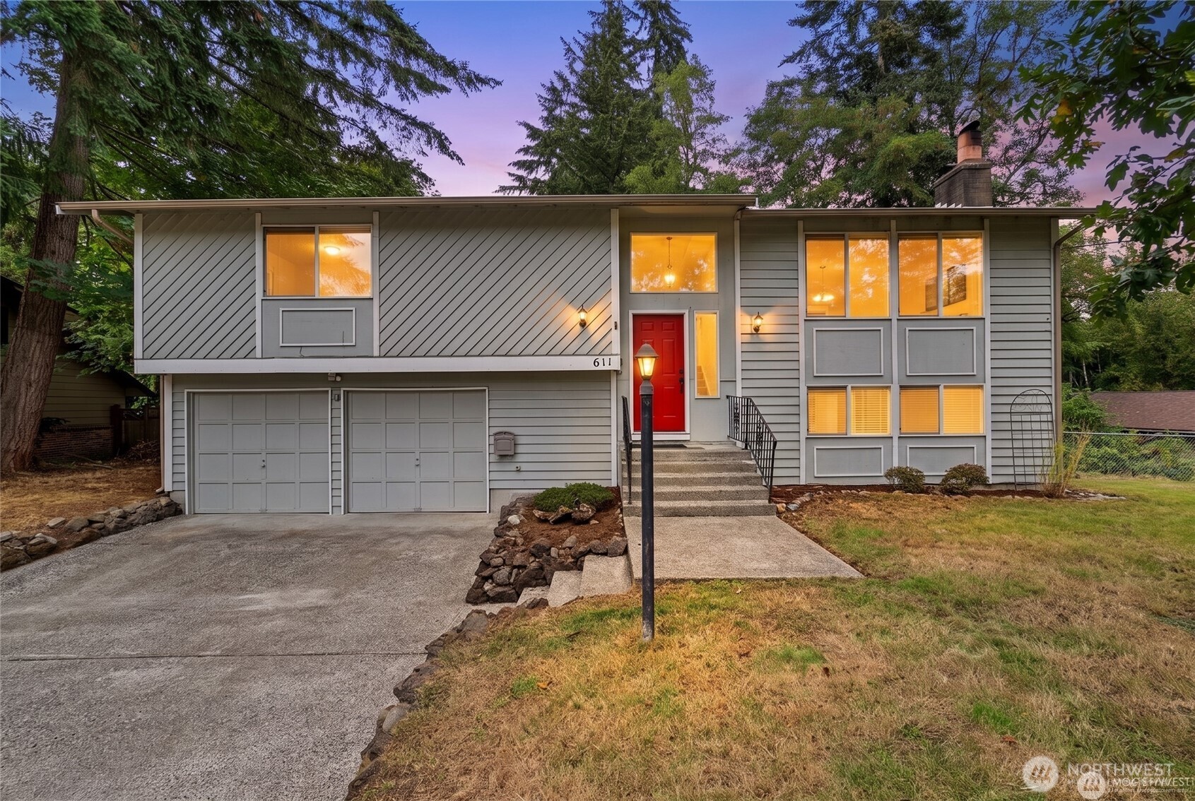 611 Cougar Street SE — photo