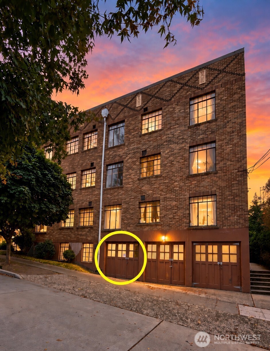 3121 Franklin Avenue E #23 — photo