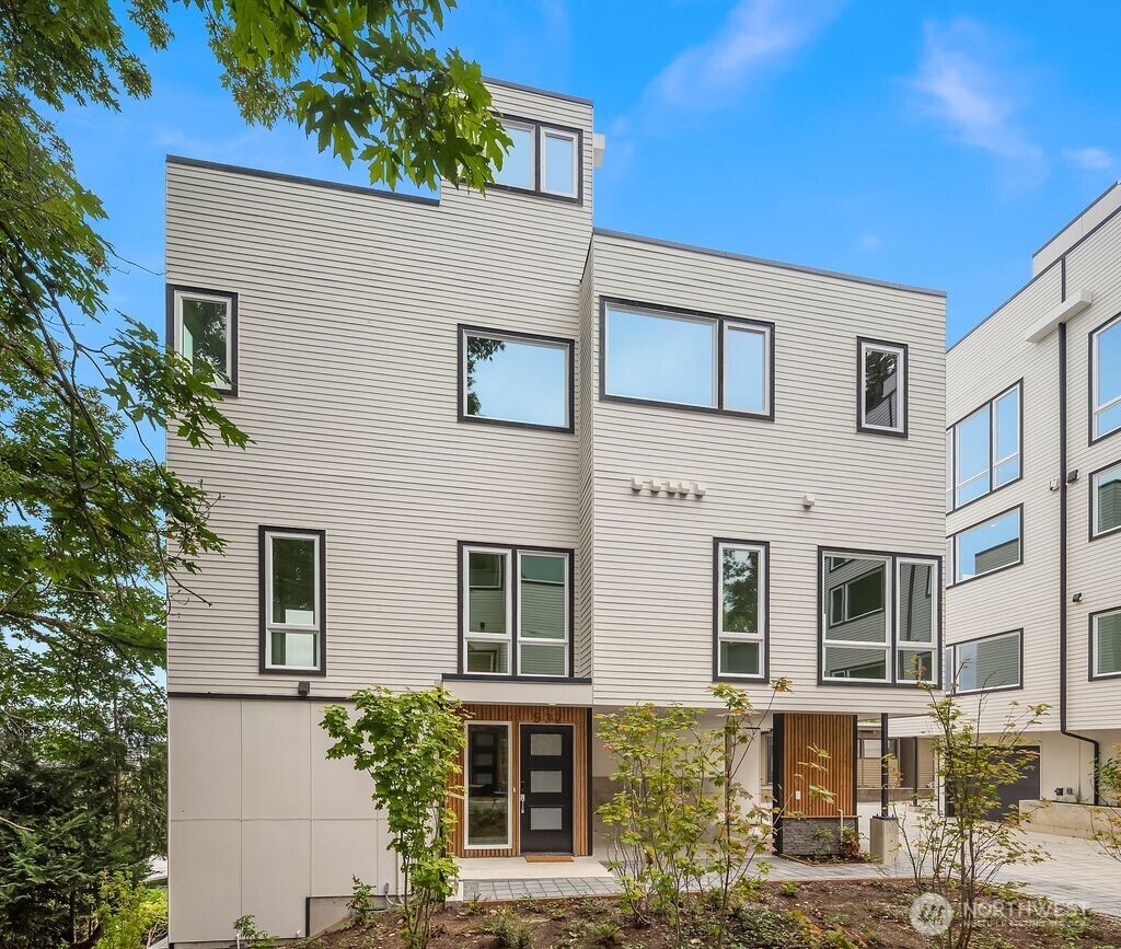 532 W Barrett Street — photo