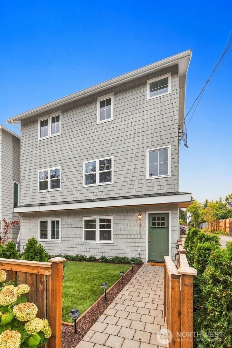 2815 E Denny Way — photo
