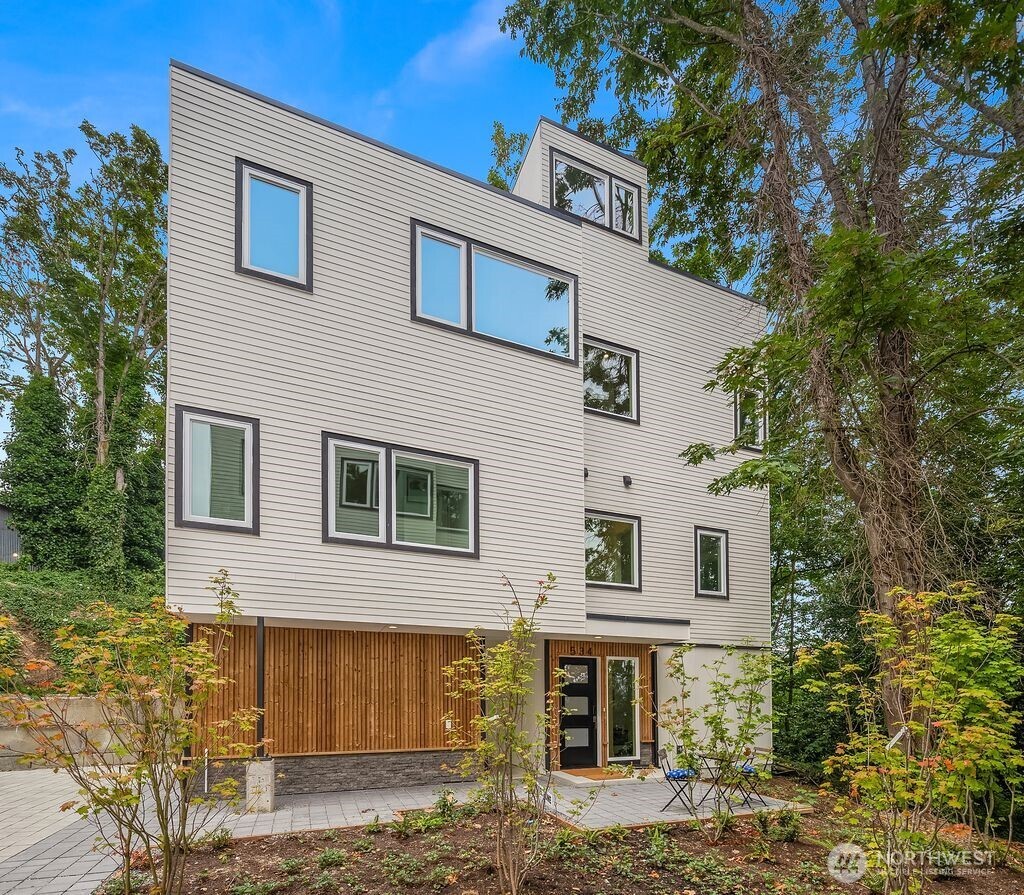 534 W Barrett Street — photo