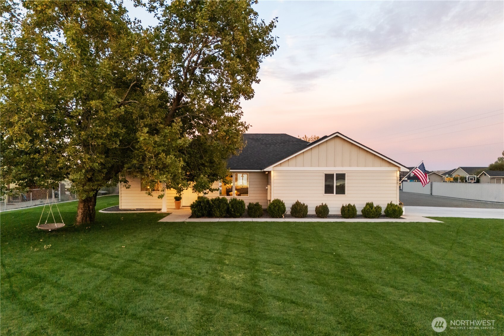 2467 Hanson Loop, Burbank, WA 99323 — photo 2
