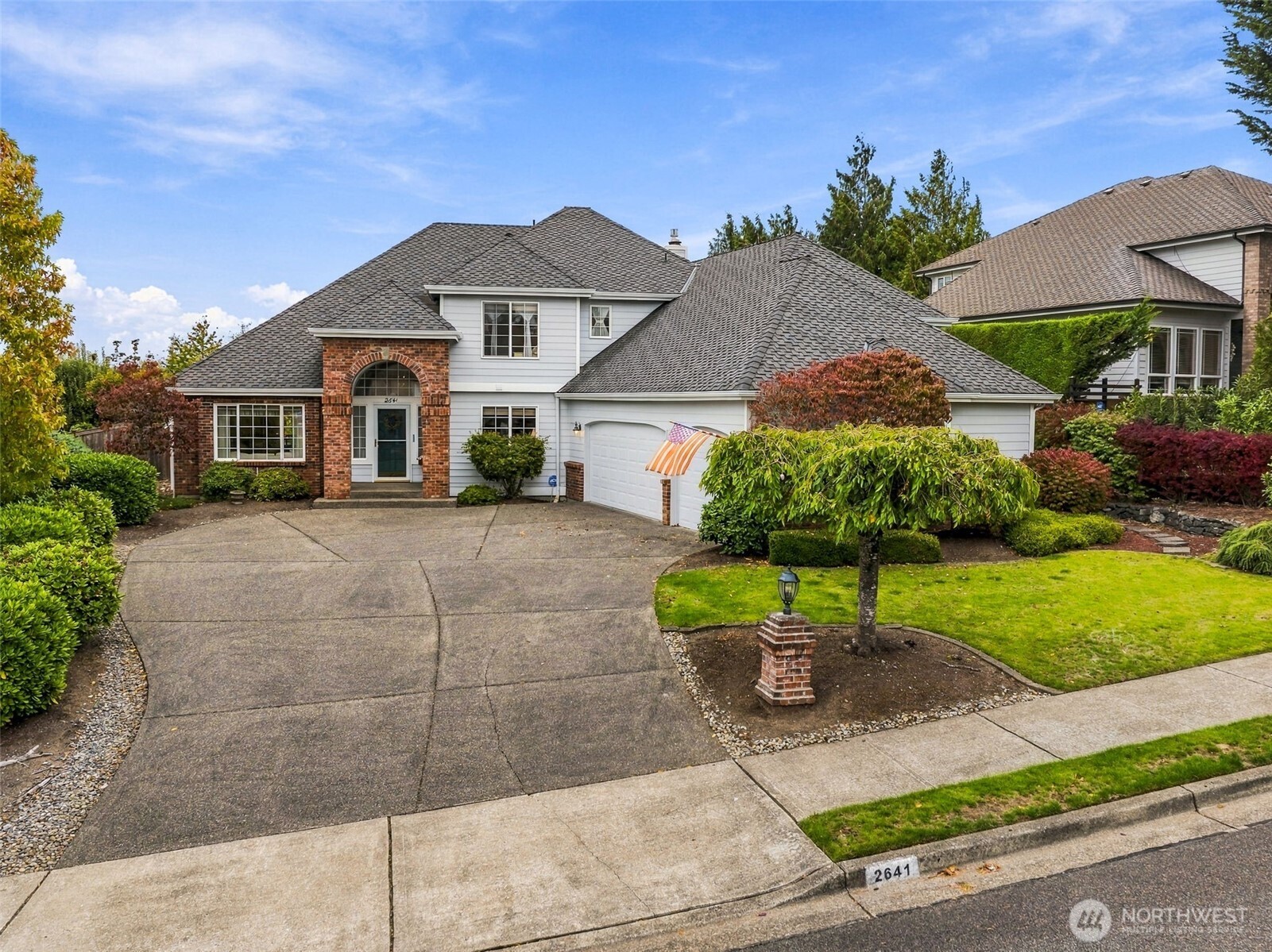 2641 Thornhill Road — photo