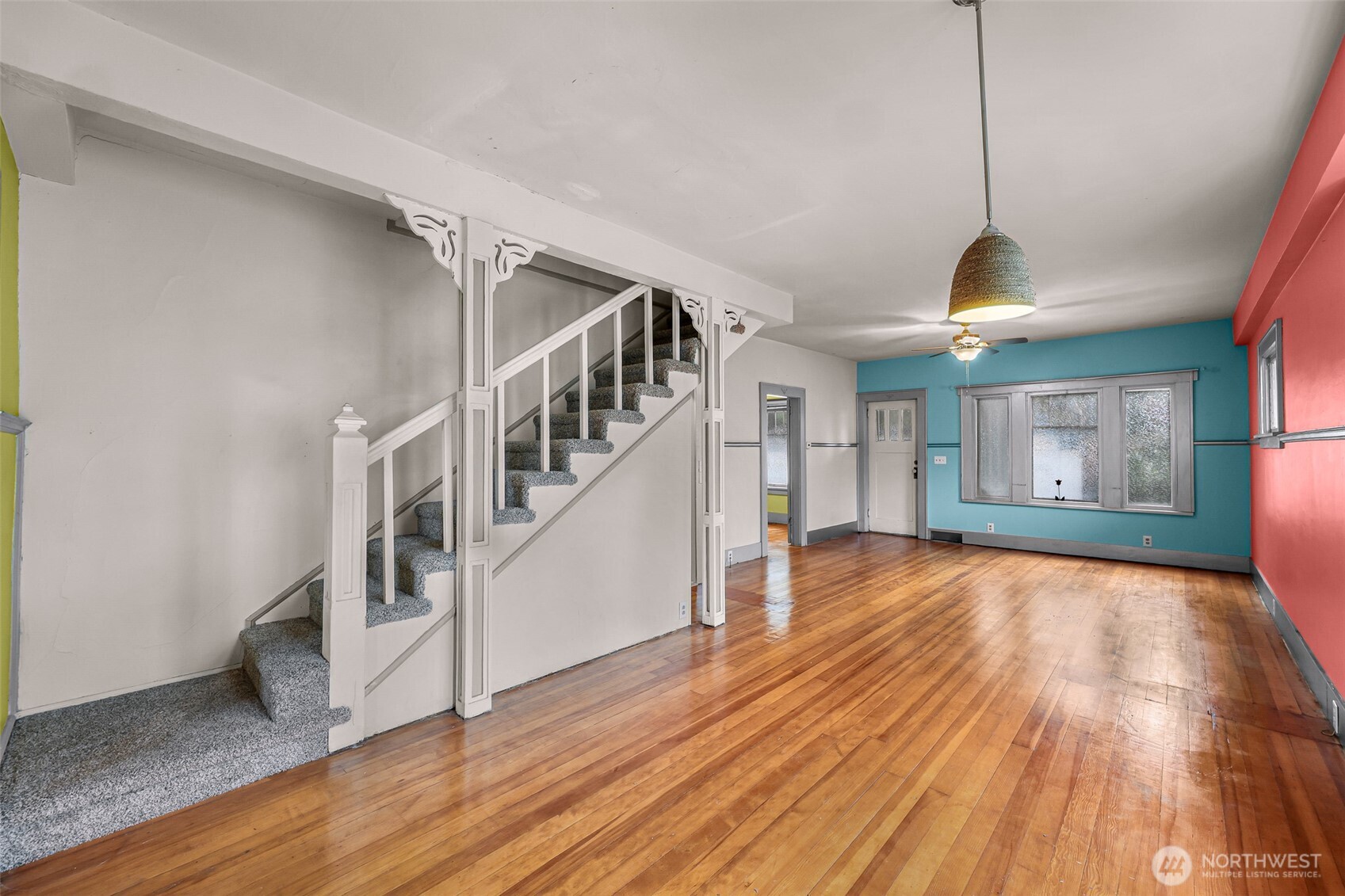 609 Lakeway Drive — photo