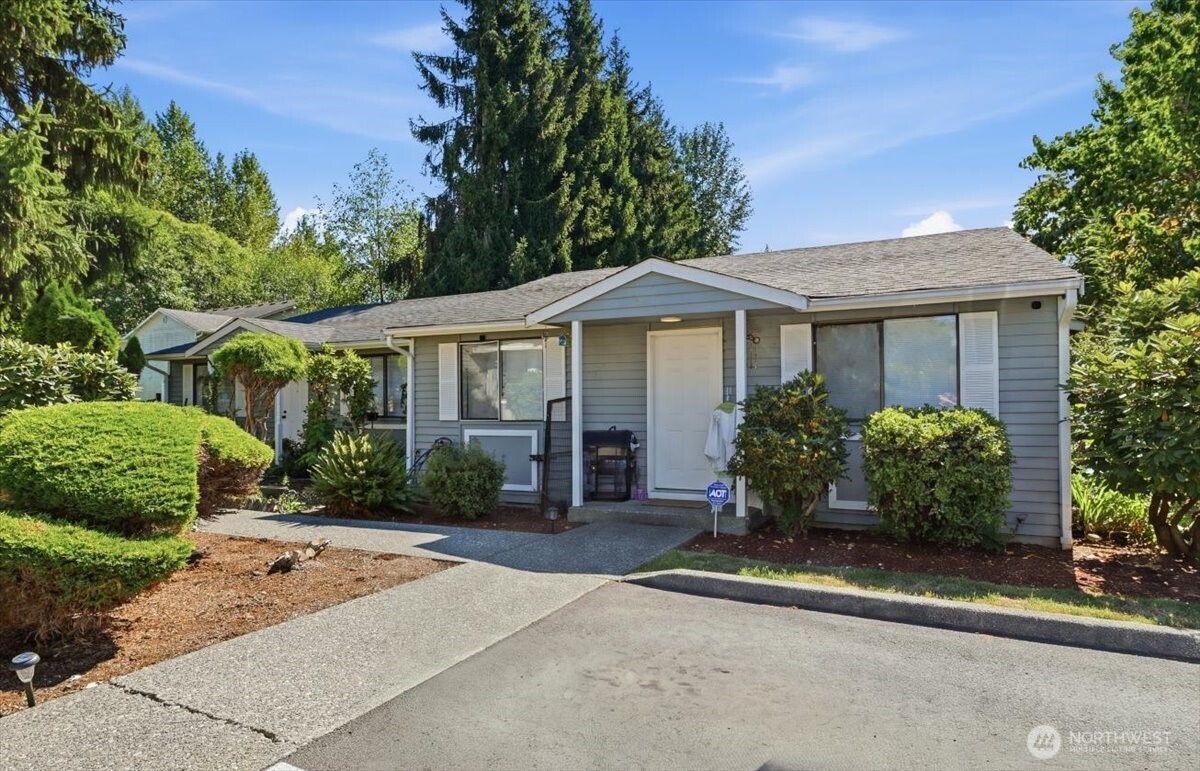 406 E Pioneer Street #E — photo