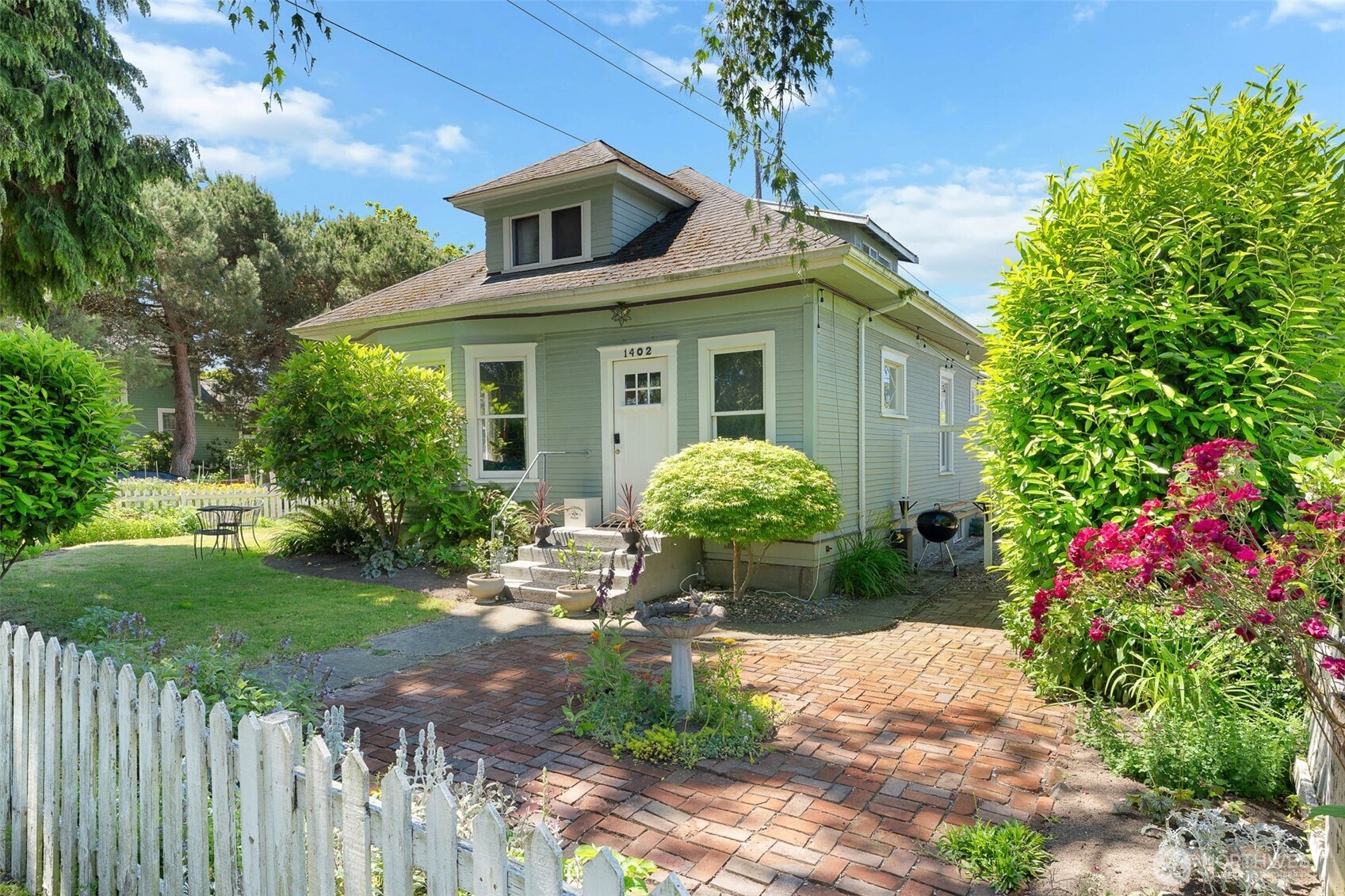 1402 N Fife Street — photo