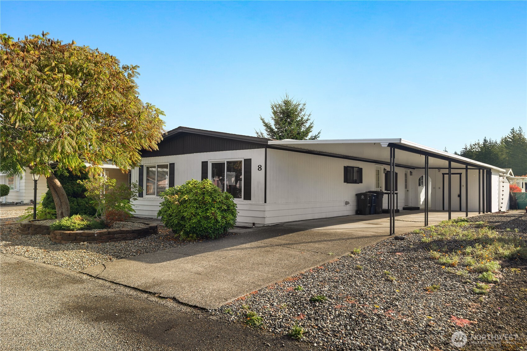 8 Dasher Drive — photo