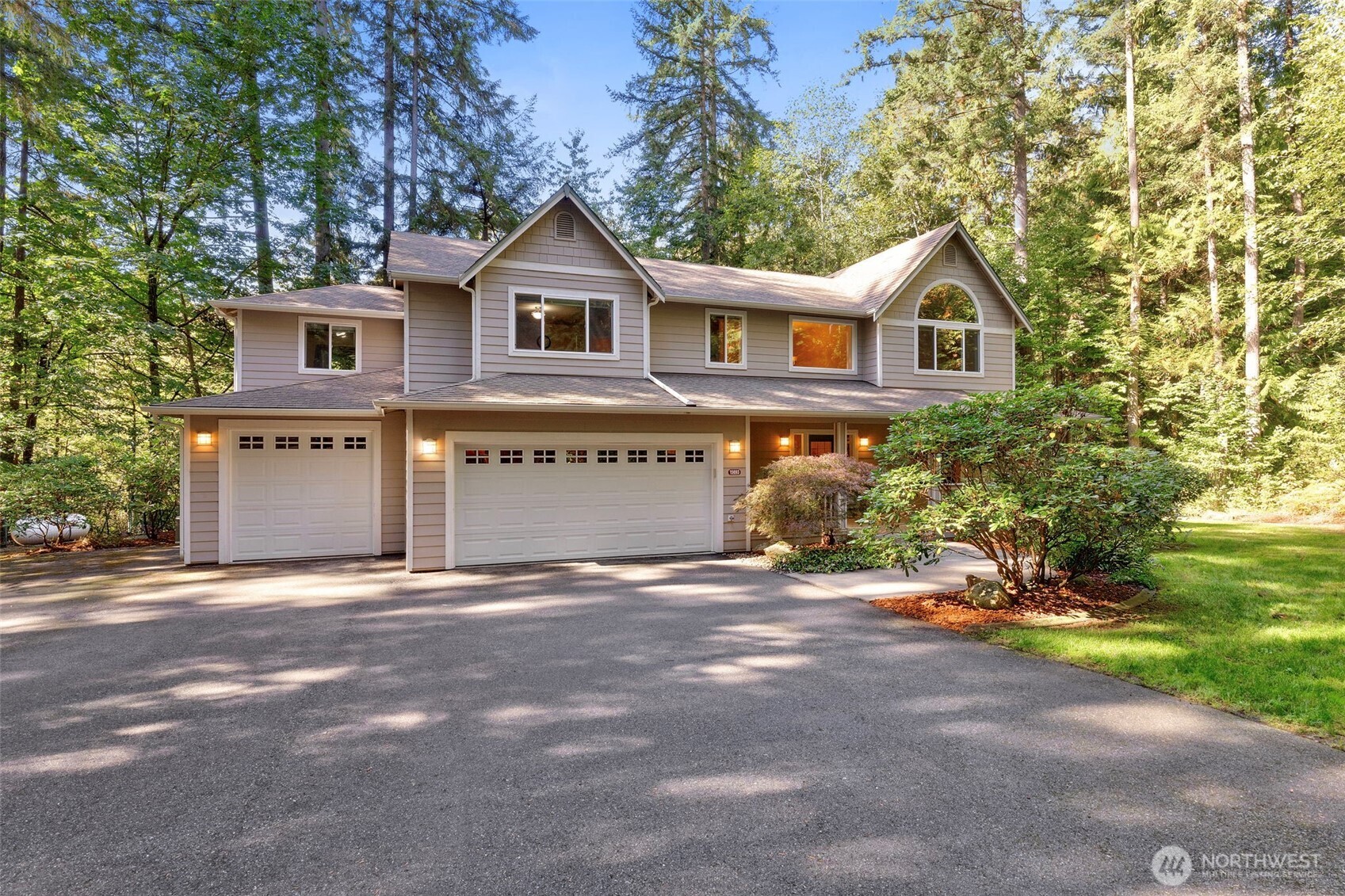 15693 Vincent Road NW — photo