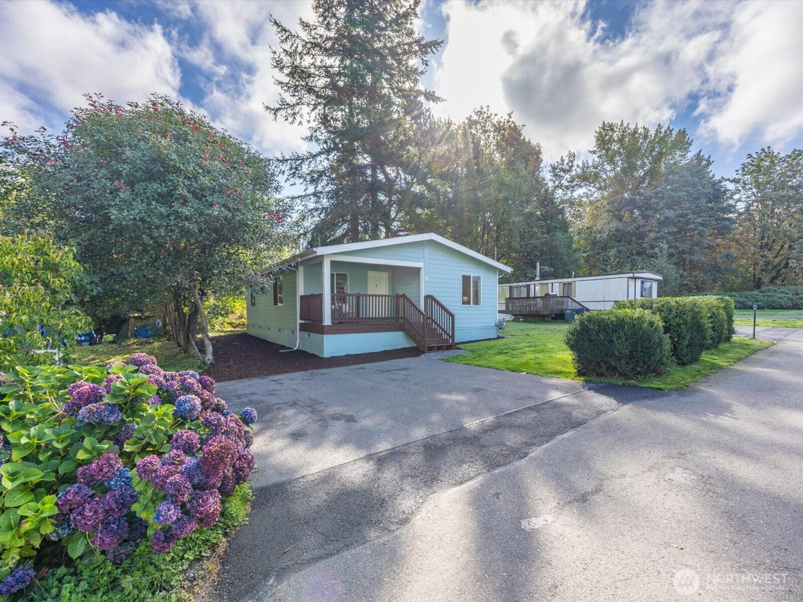 2411 Grandview #11 — photo