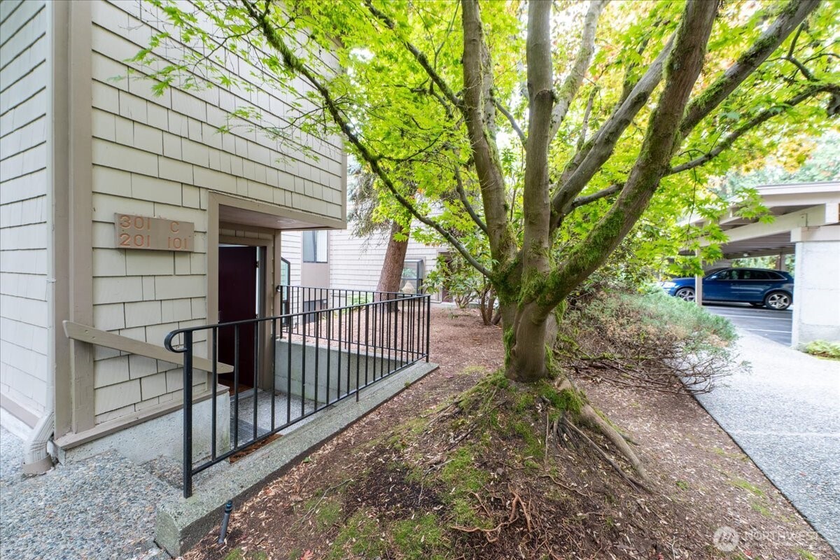 13730 15th Avenue NE #C101 — photo