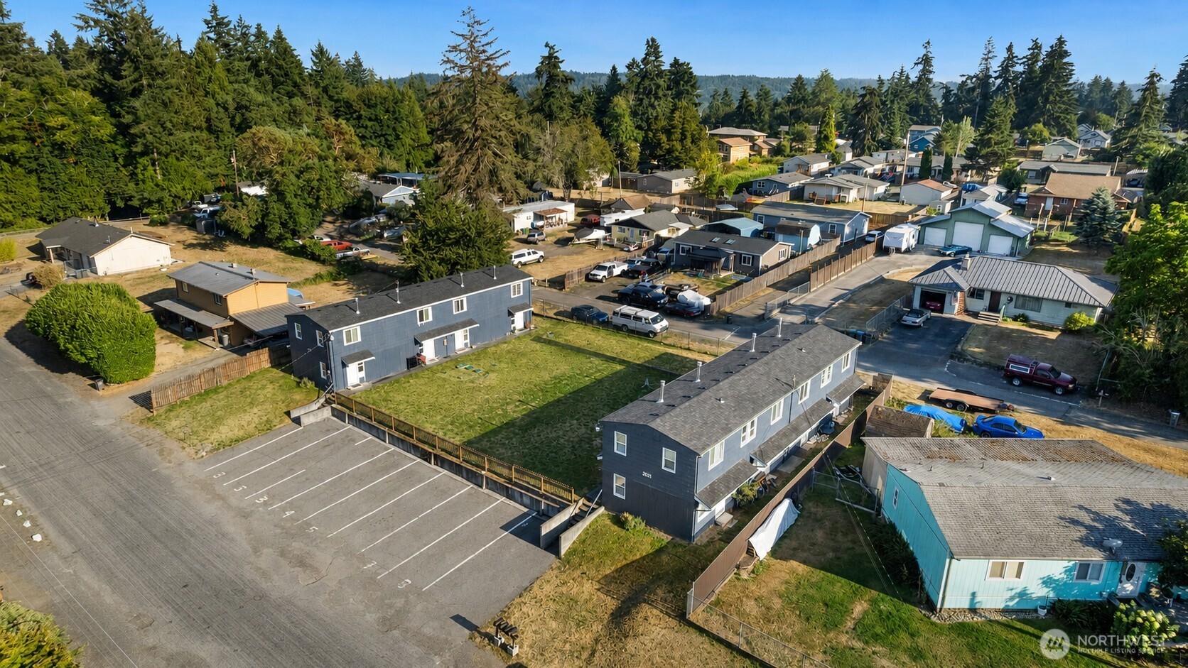 2821 2831 NE Center Street #1-8 — photo