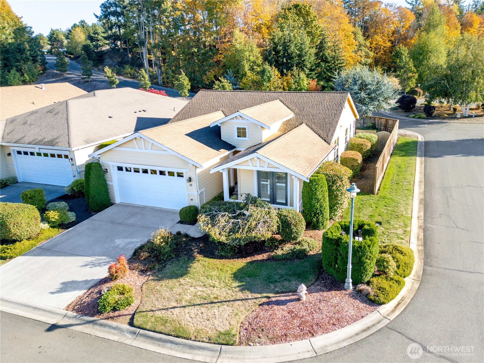10 E Lobelia Drive — photo