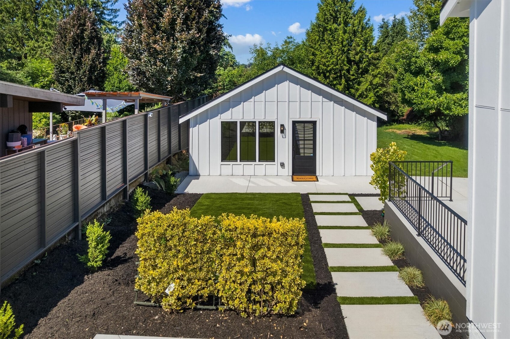7745 Seward Park Avenue S — photo