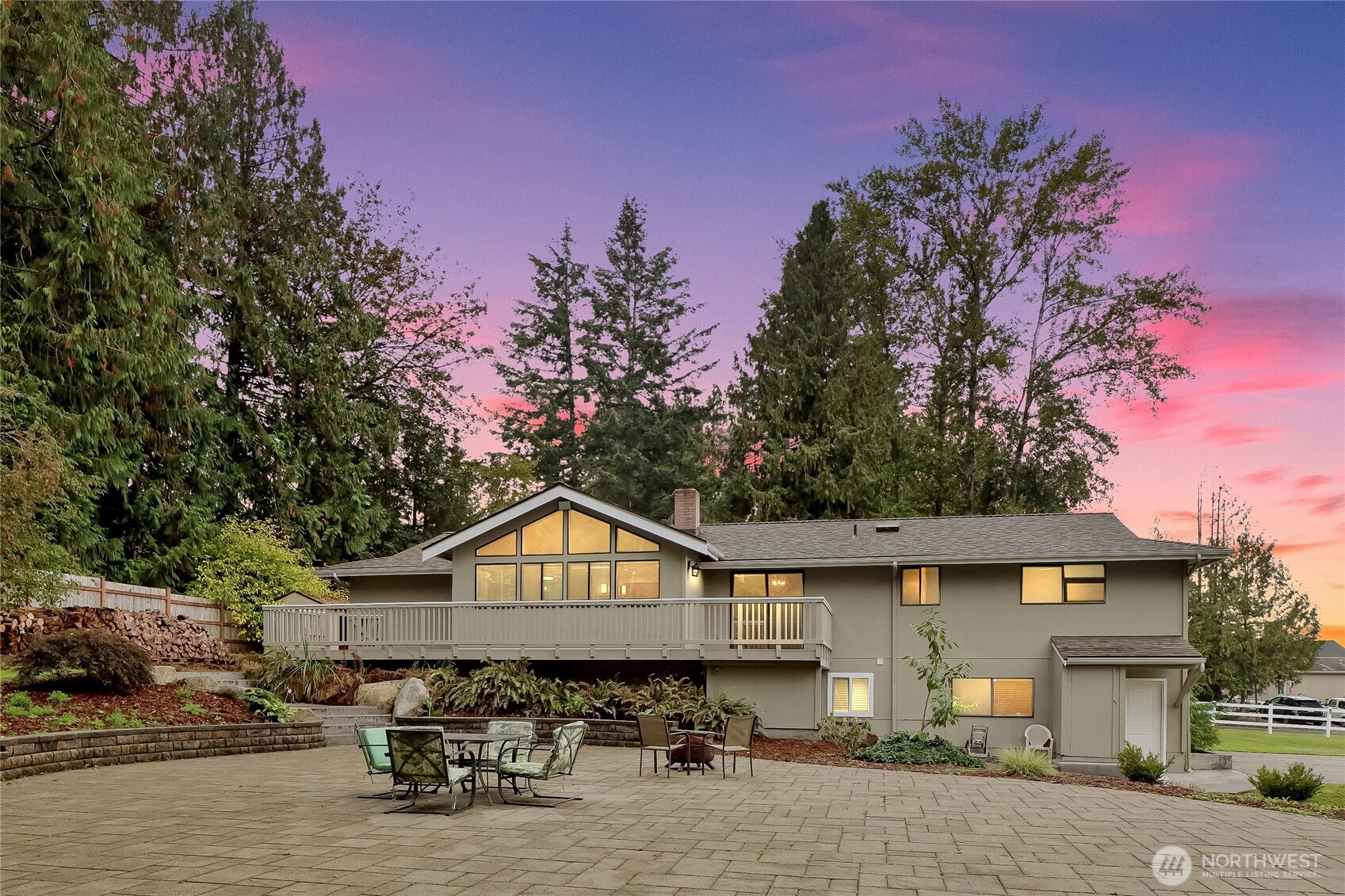 806 Comanche Drive — photo