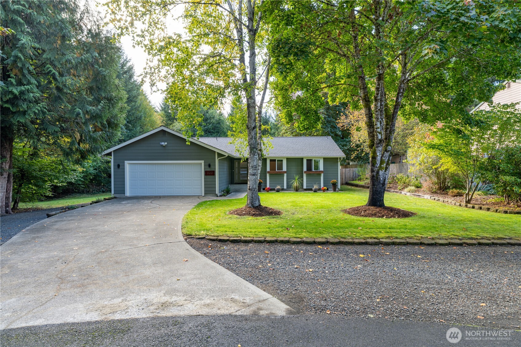 320 SE Shadowood Drive — photo
