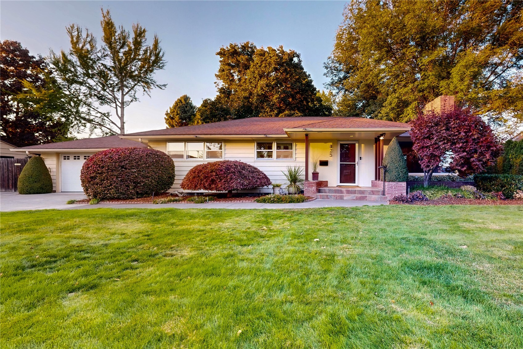 825 Wauna Vista Drive — photo