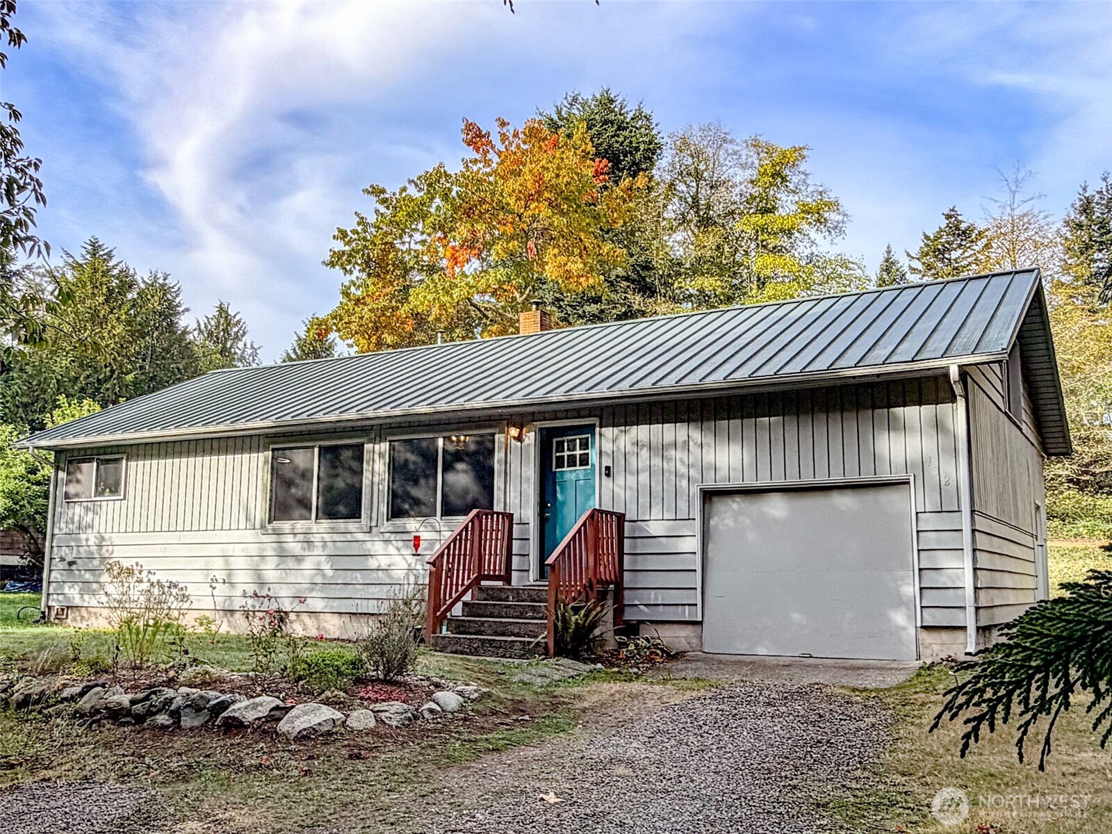 1321 E Marrowstone Road — photo