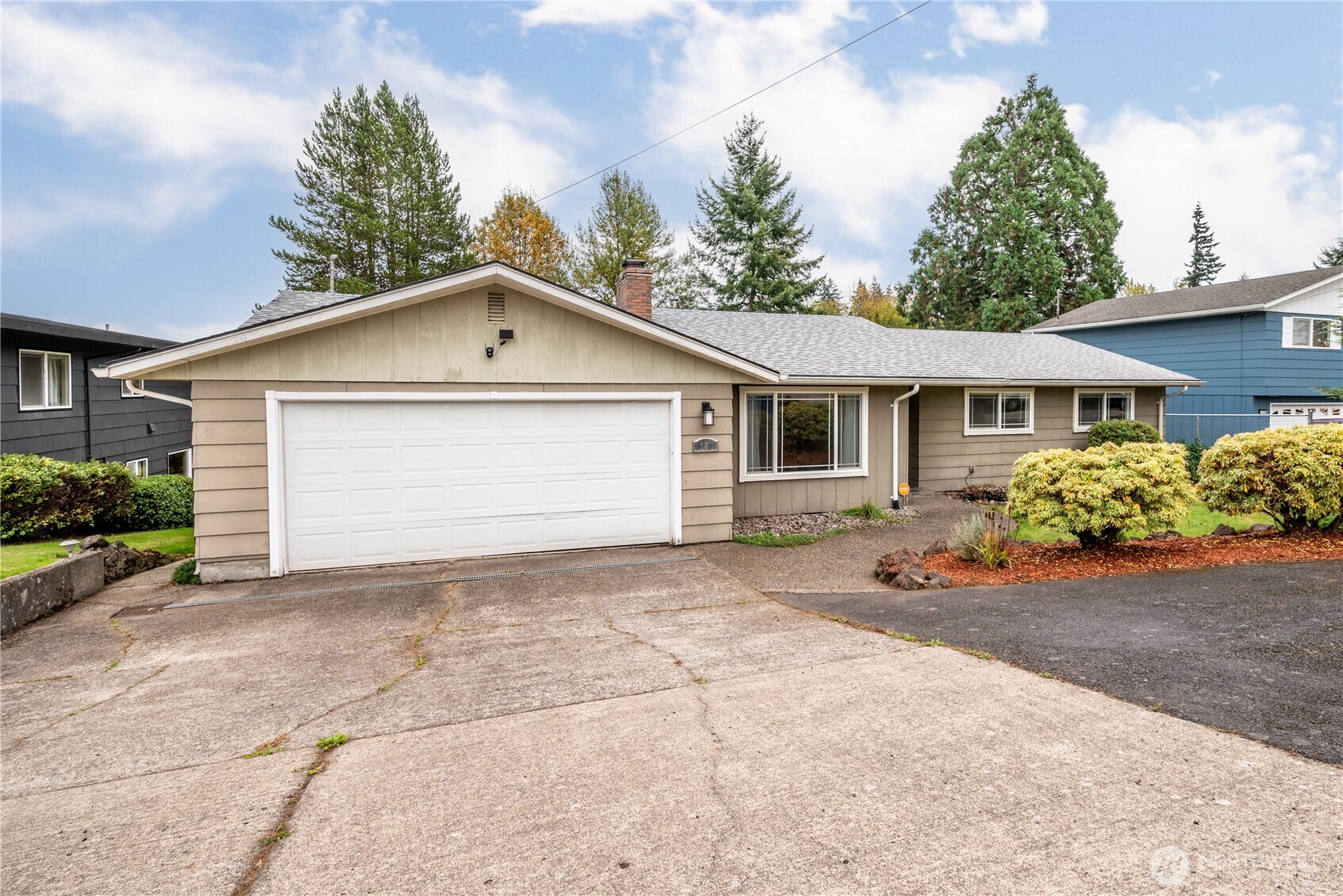 180 Beacon Hill Drive — photo