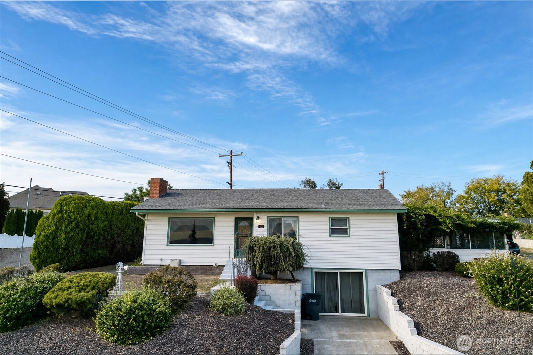 1369 Upland Drive — photo
