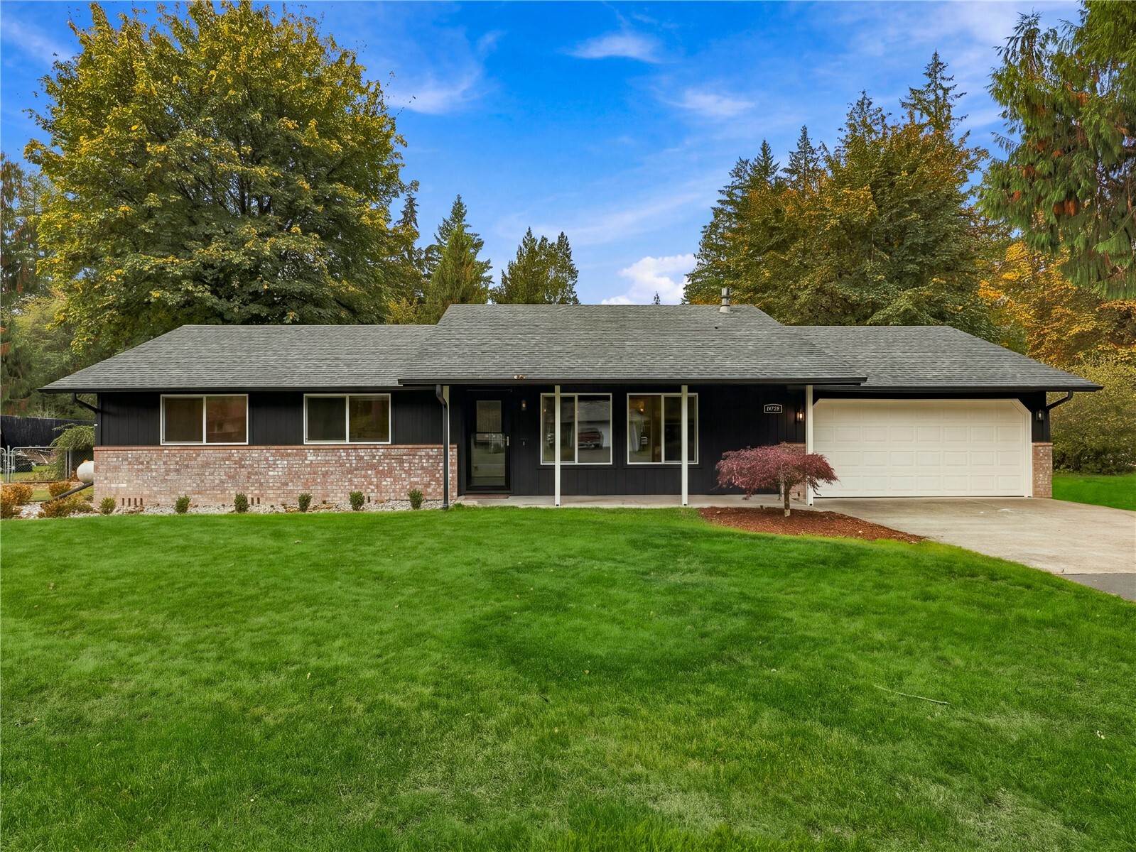 8729 Silver Fox Ct SW — photo
