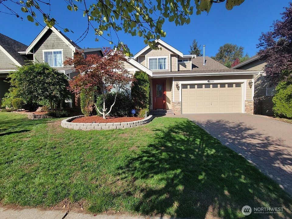 5228 NE 10th St — photo