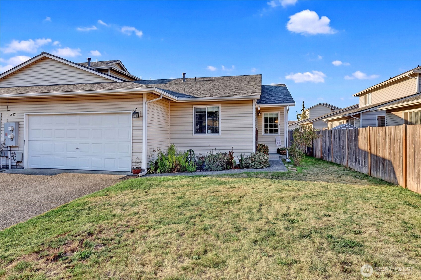 4017 165th Place NE #B — photo