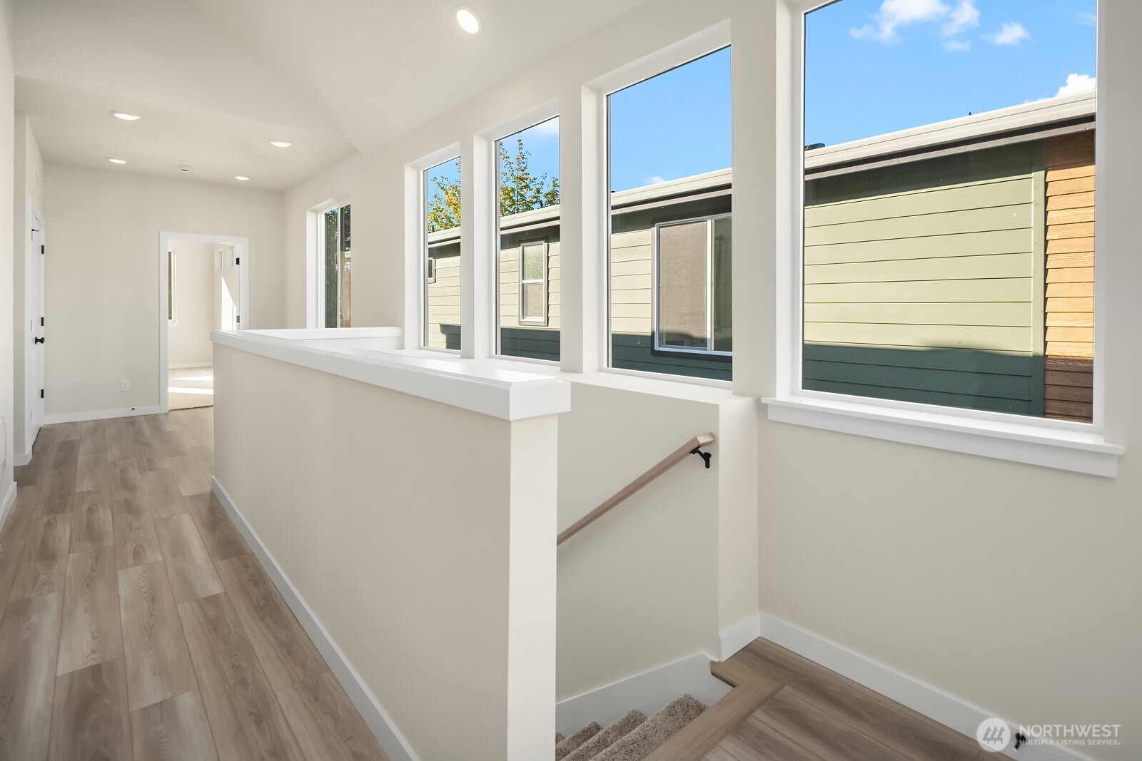 4027 Aberdeen Way NE, Newcastle, WA 98056 — photo 2