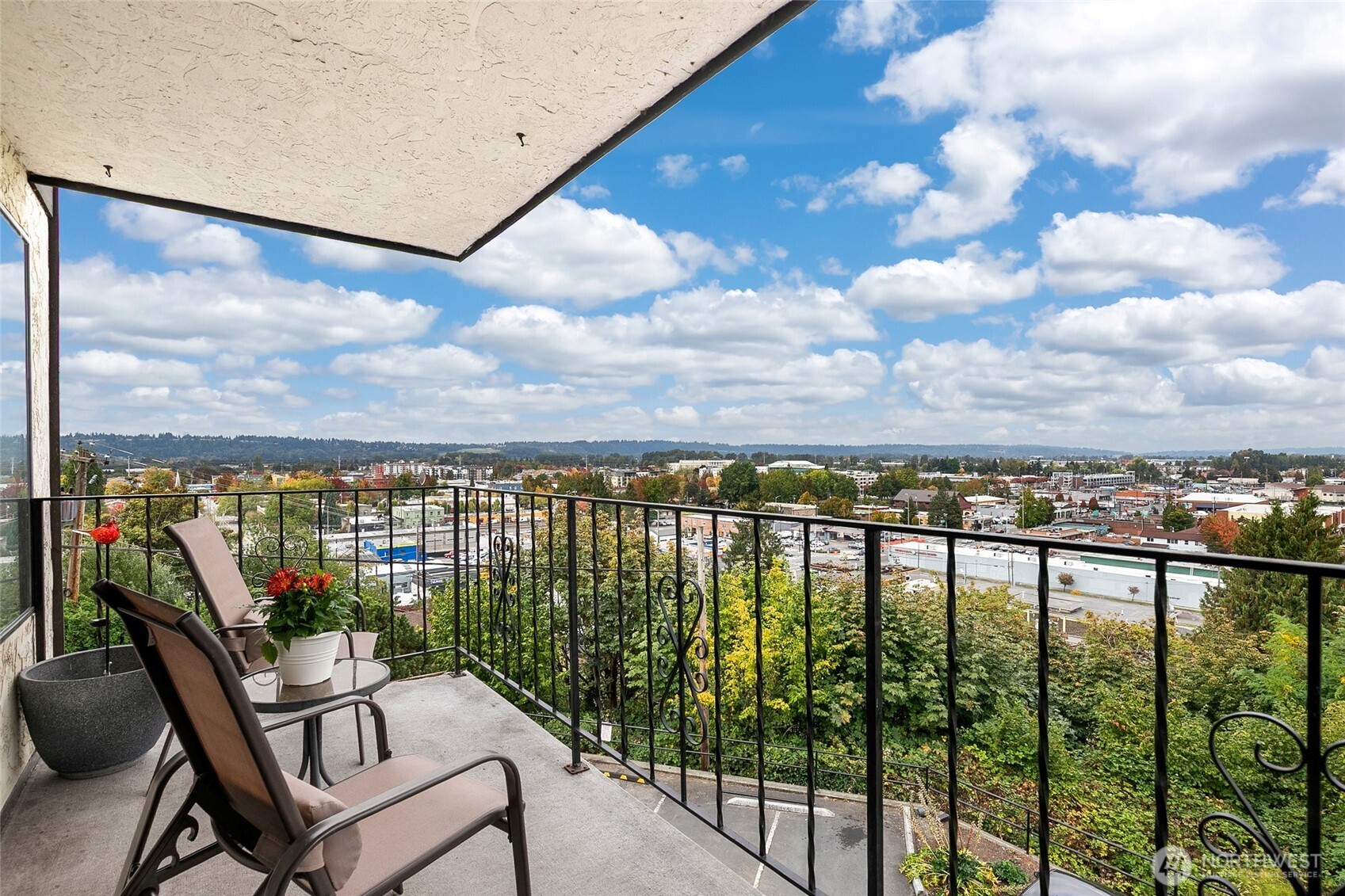 317 Kennebeck Avenue S #204 — photo
