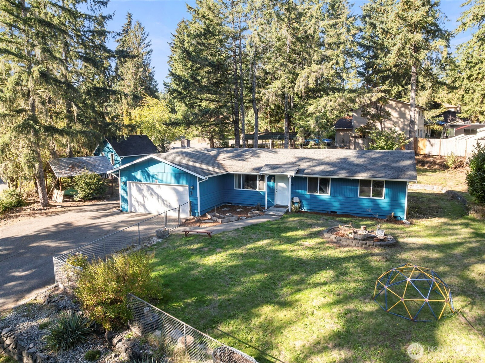 31 NE Rainbow Place S — photo