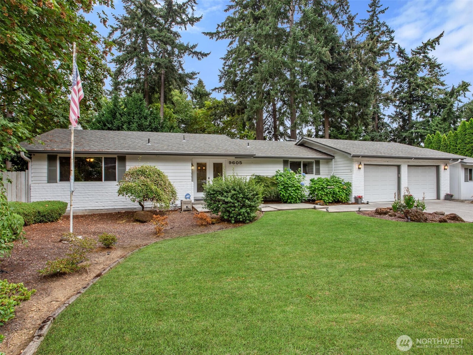 9605 SE 13th Street — photo