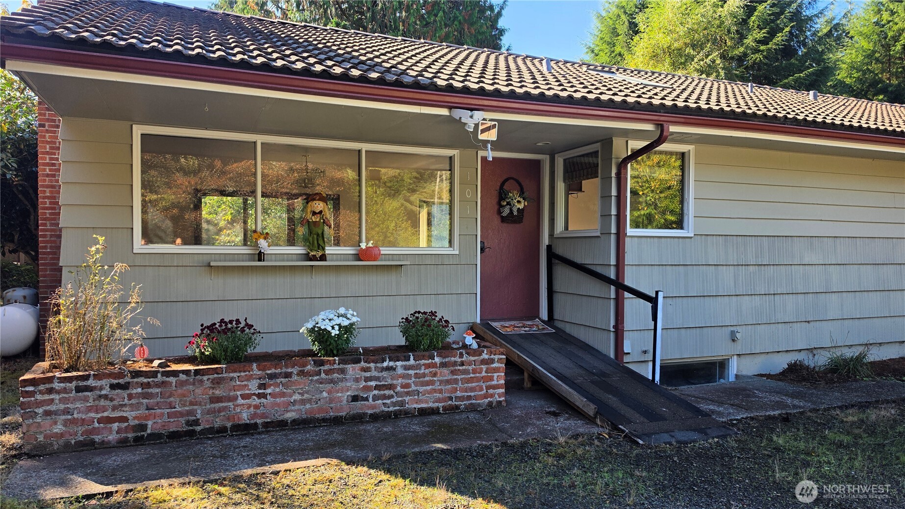 101 Deer Park Drive — photo