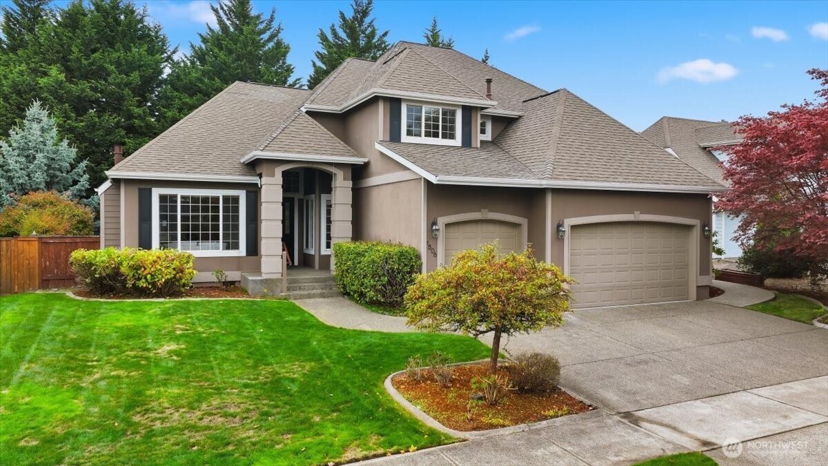 1806 Mariner Circle NE — photo