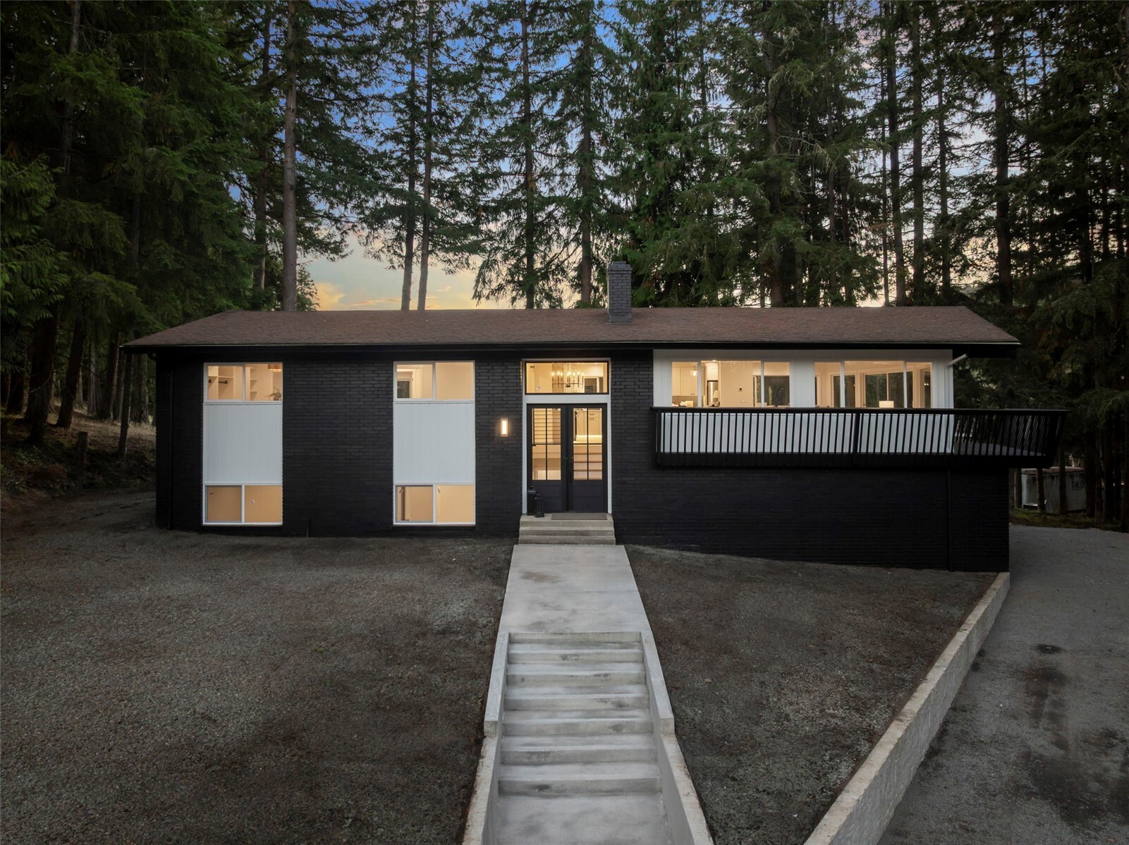 251 Centralia Alpha — photo