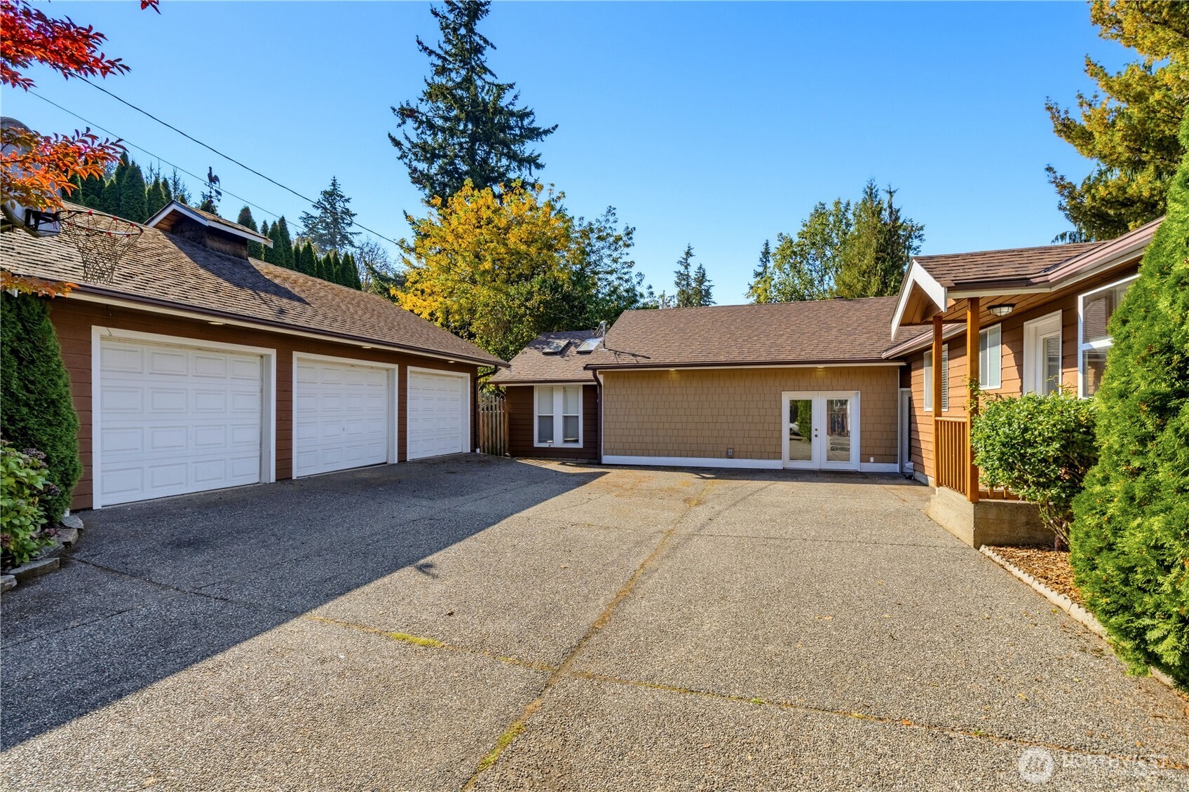 3326 Lakeway Drive — photo
