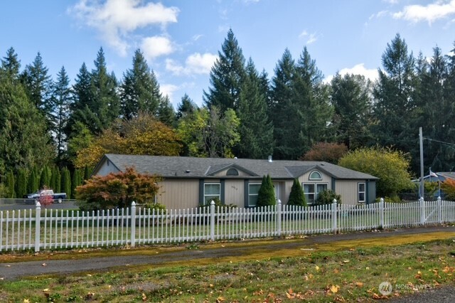 15912 Agate Street SE — photo