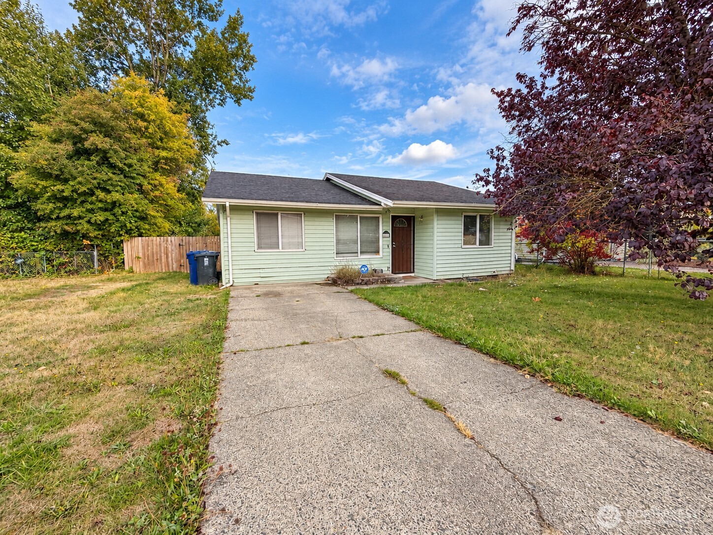5813 E M Street — photo