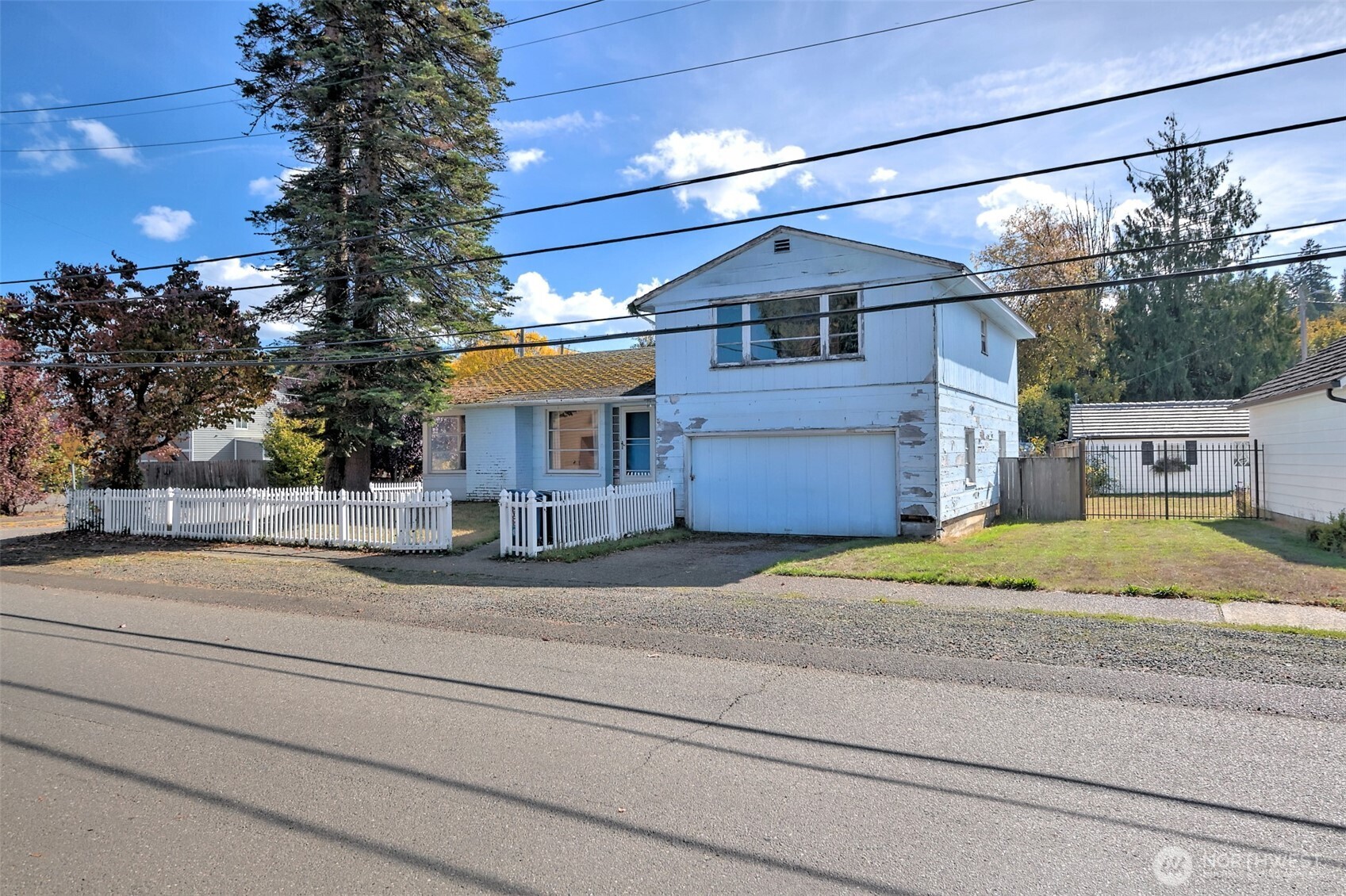 327 W Grove Street — photo