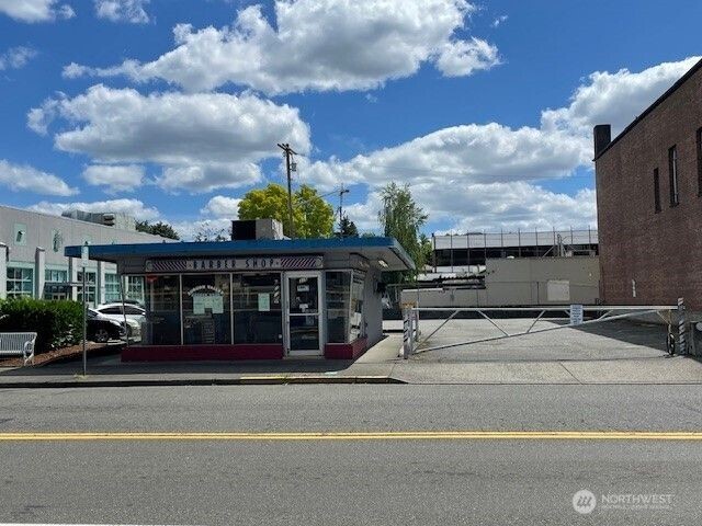 316 E Main Street — photo
