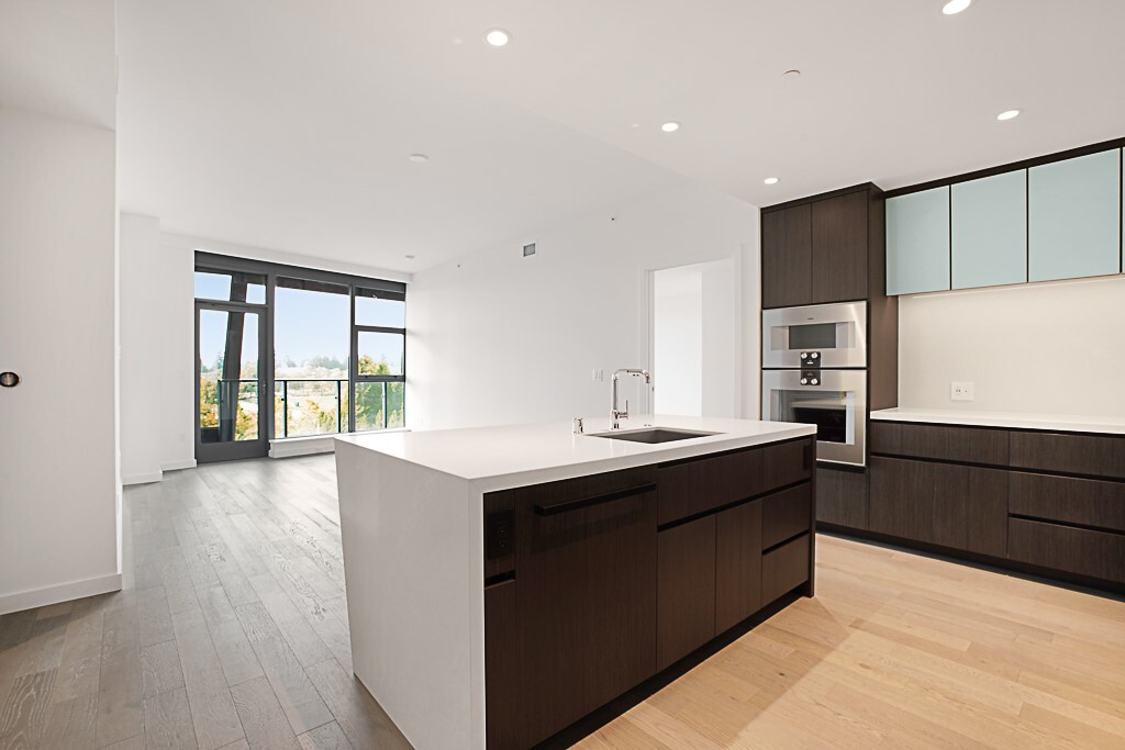 188 Bellevue Way NE #708 — photo