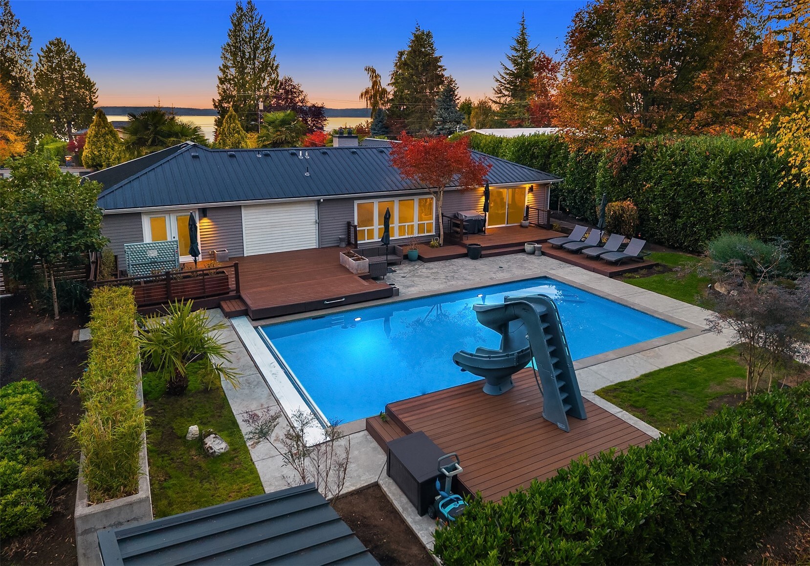 8712 Talbot Road — photo