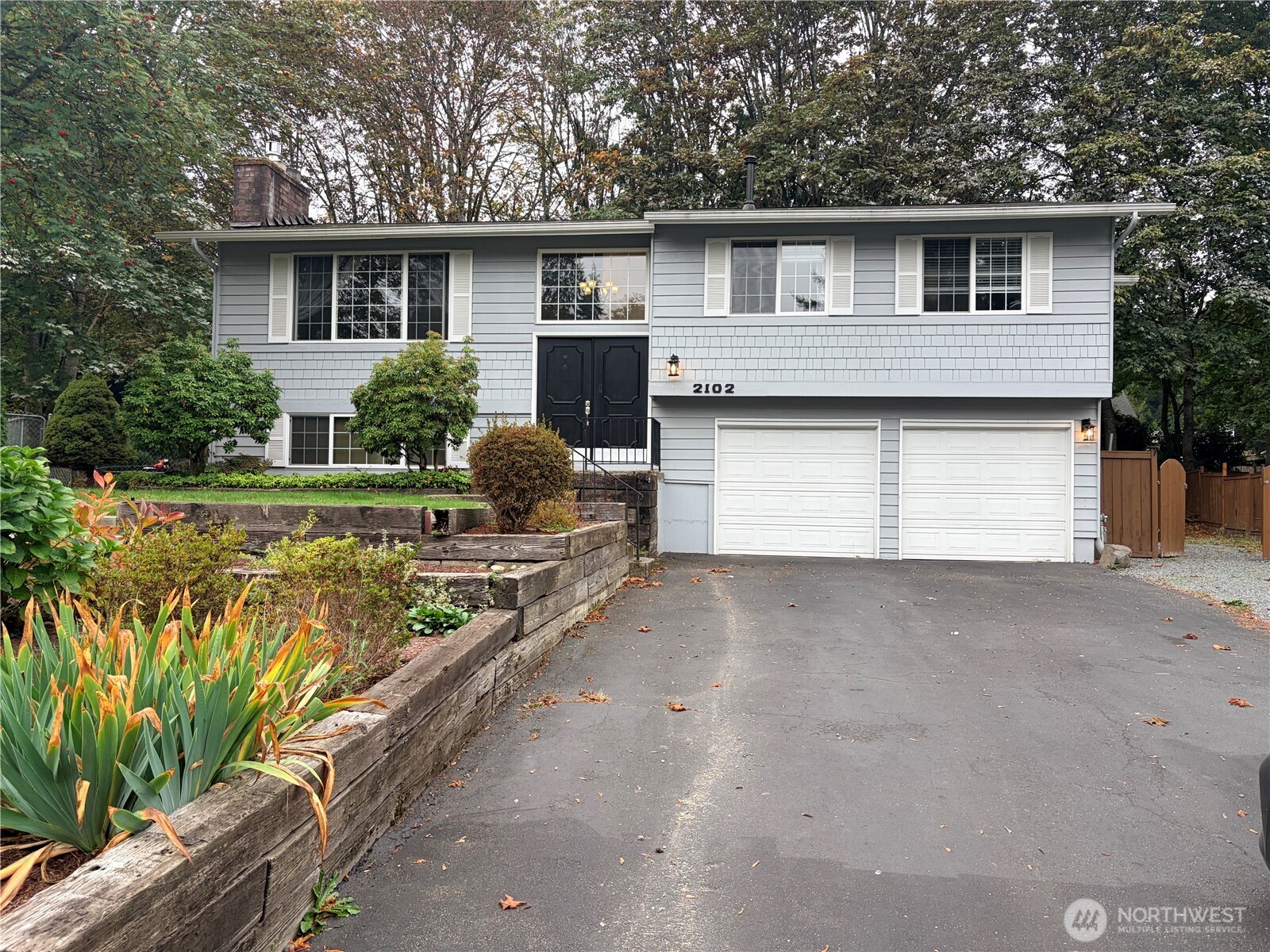 2102 30th Avenue SE — photo