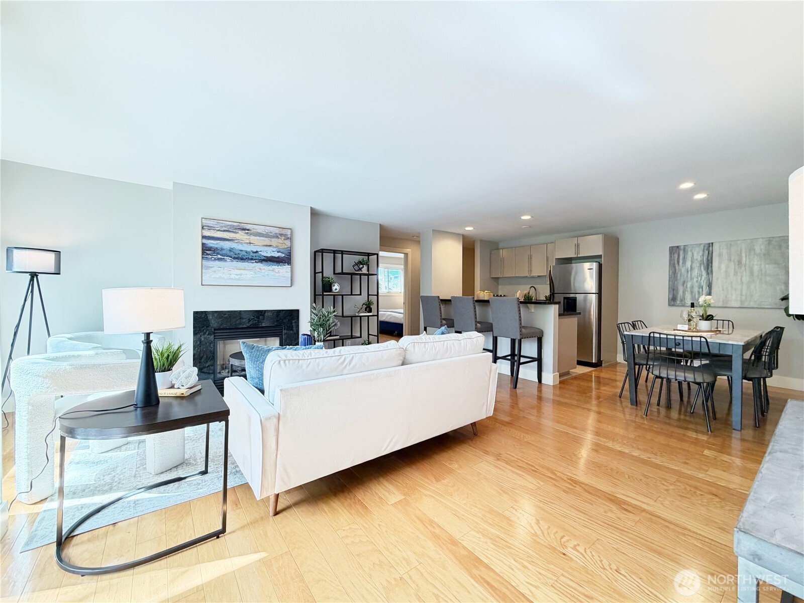 731 Broadway E #301 — photo