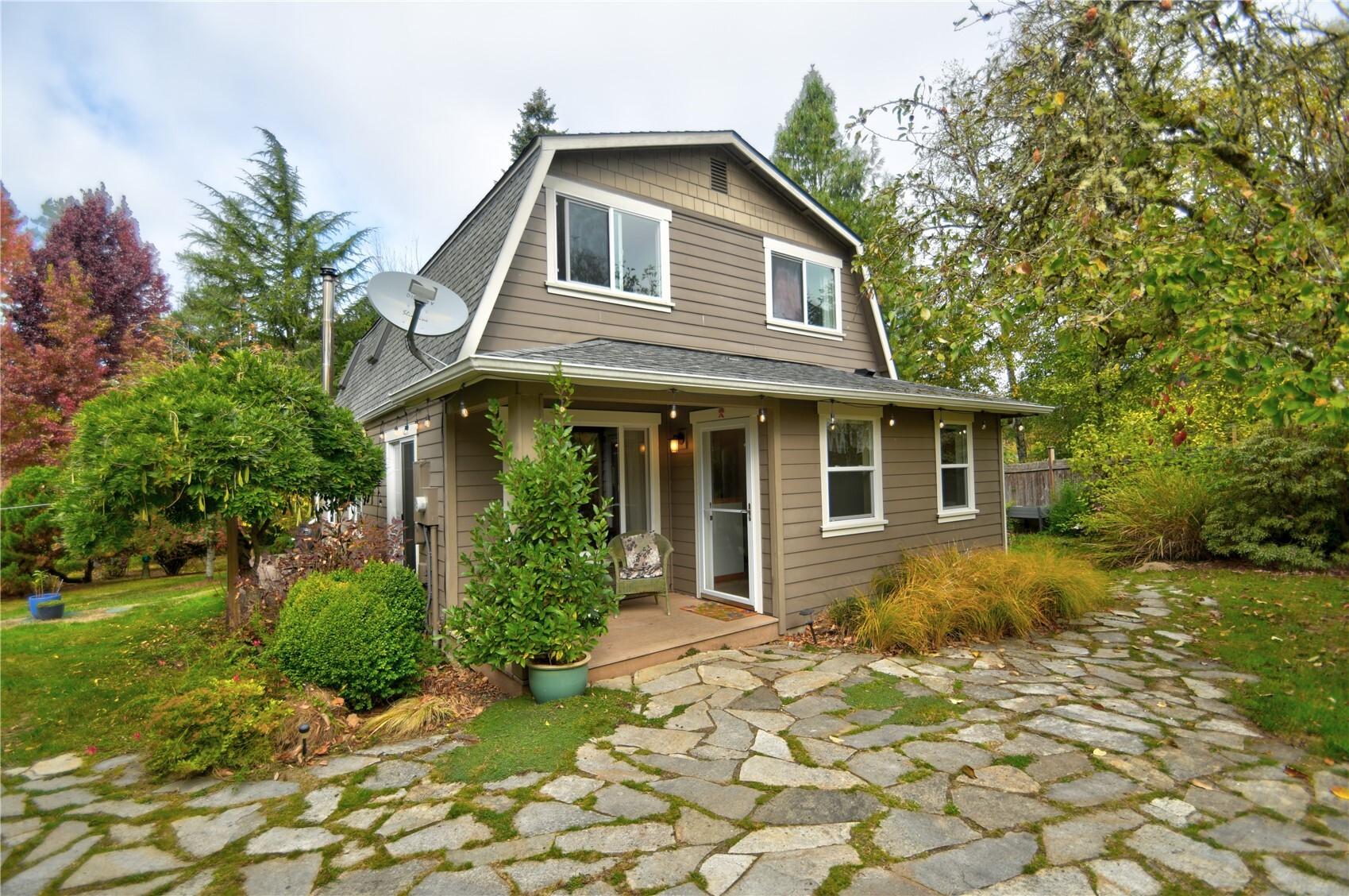 5813 Boston Harbor Road NE — photo