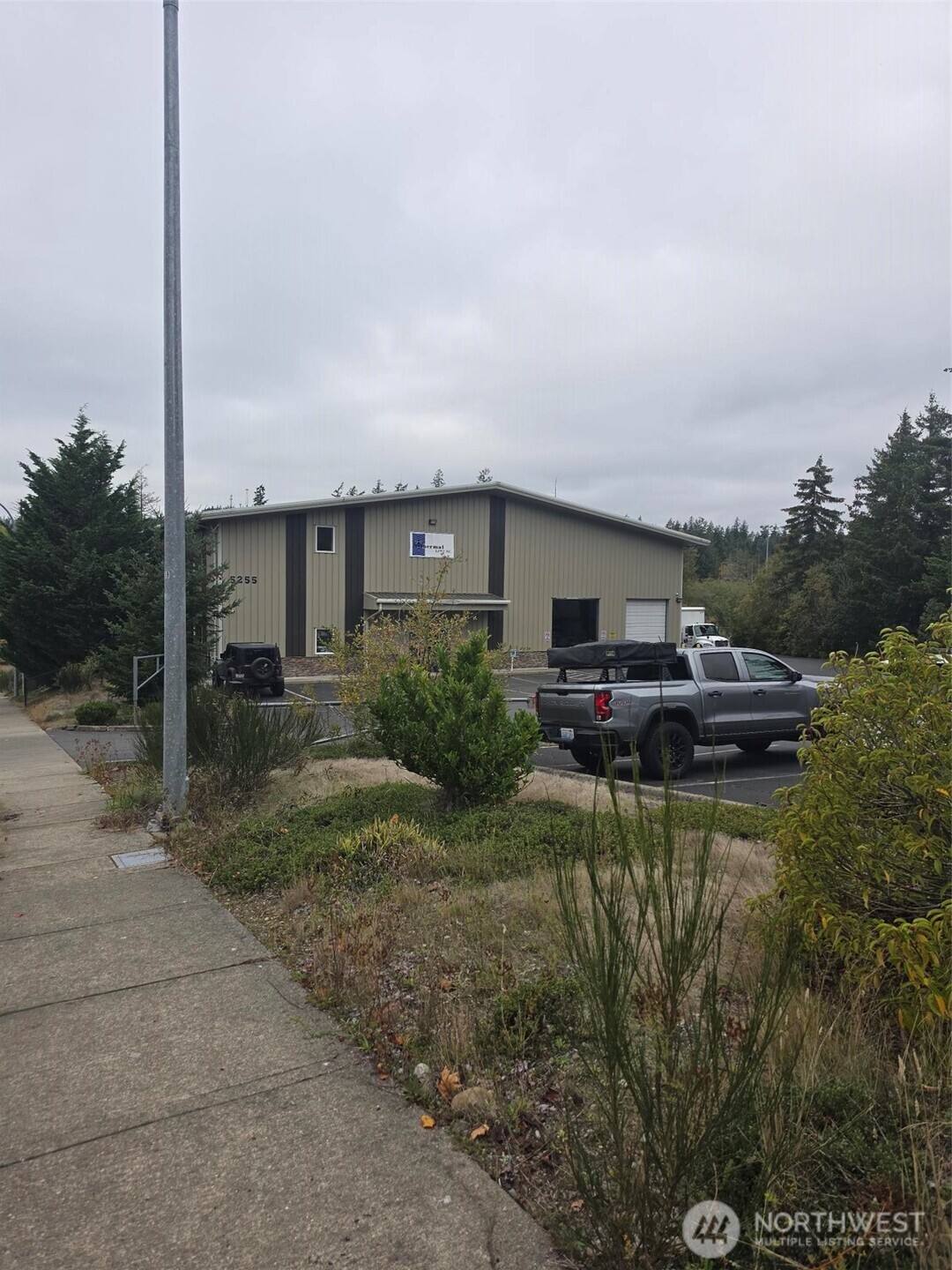 5255 Sinclair Street — photo