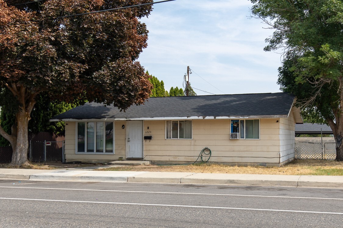 1223 Methow Street — photo