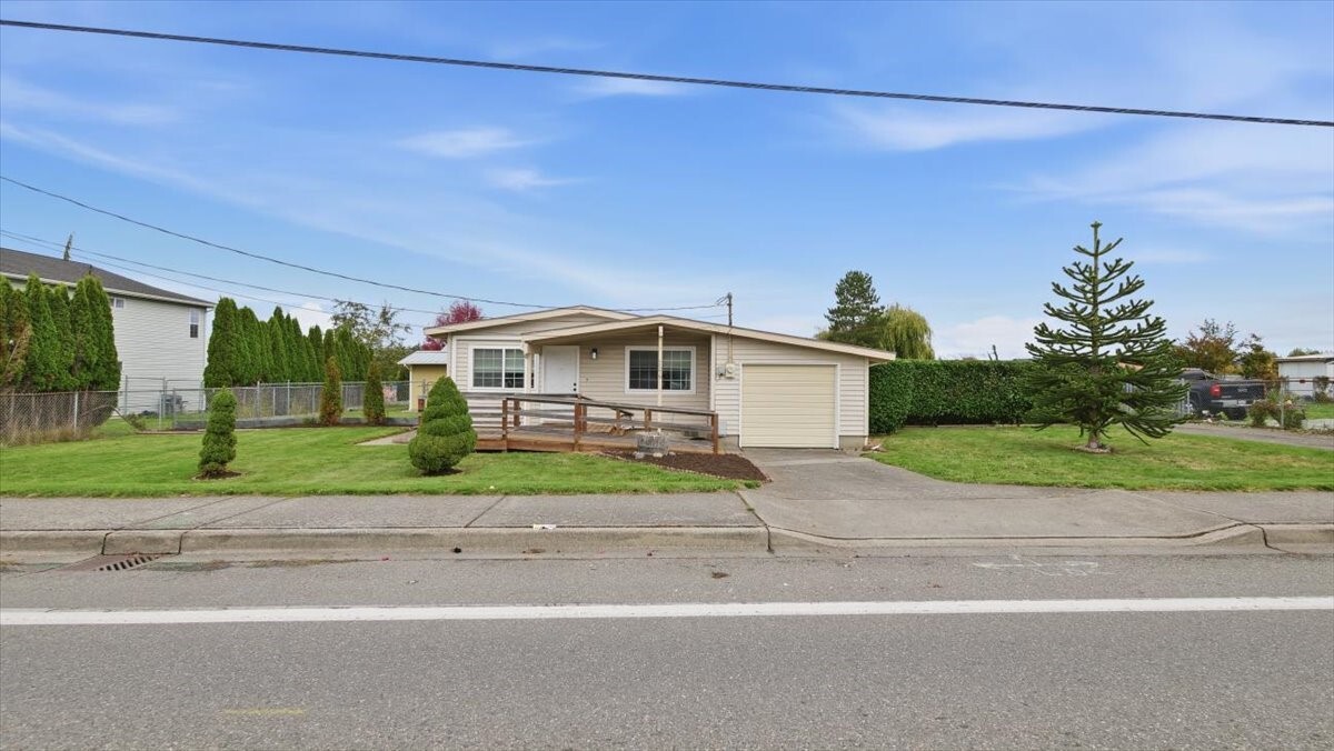 2379 E Section Street, Mount Vernon, WA 98274 — photo 3